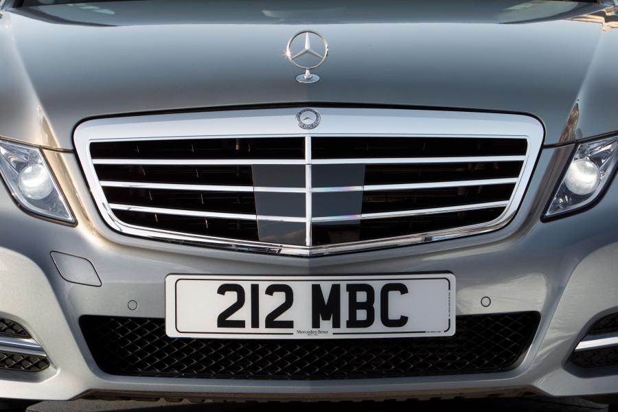  Mercedes-Benz E300 Hybrid Saloon 2012 года  (фото 41 из 58)